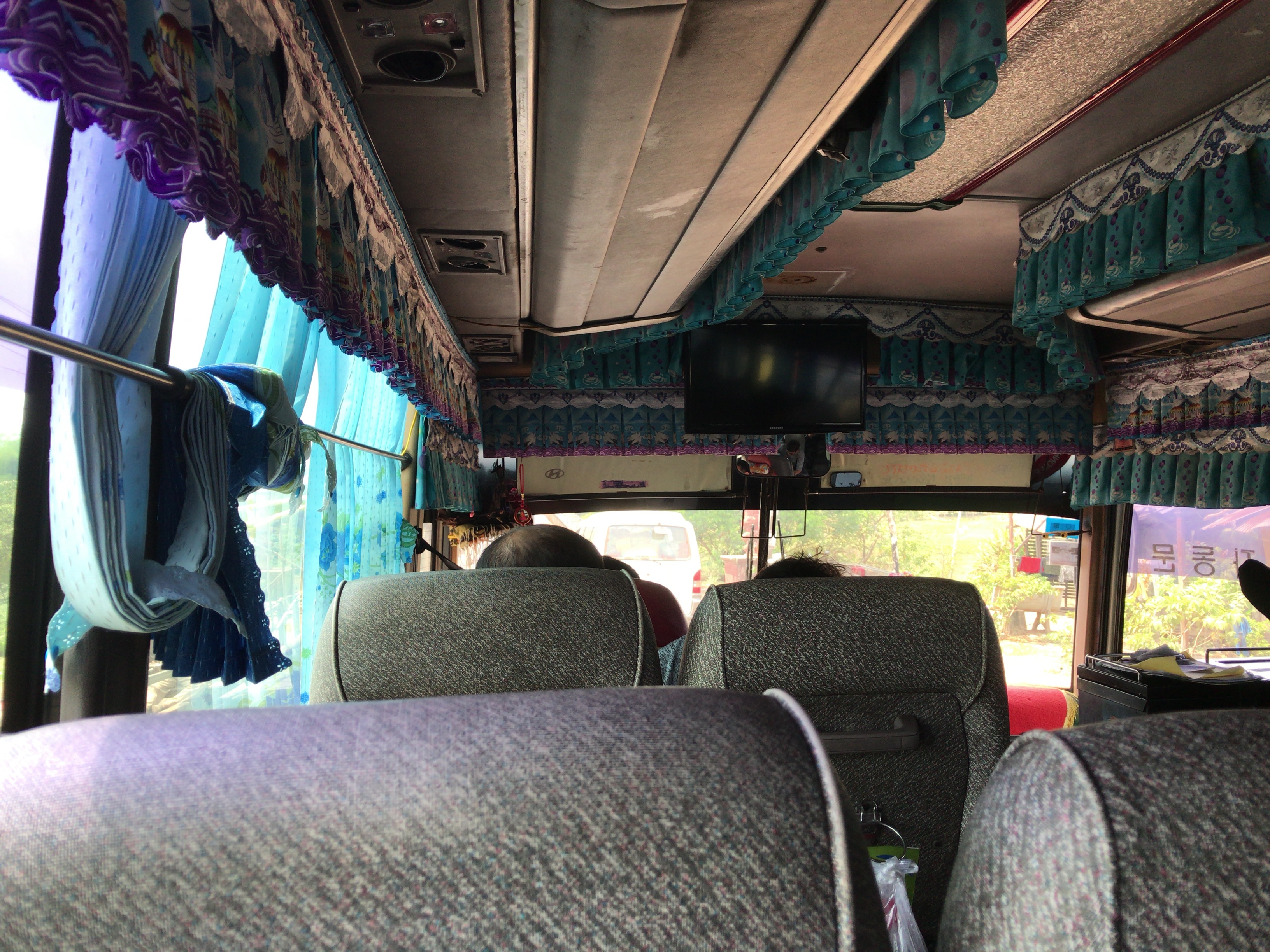 カンボジア〜ラオス　バス