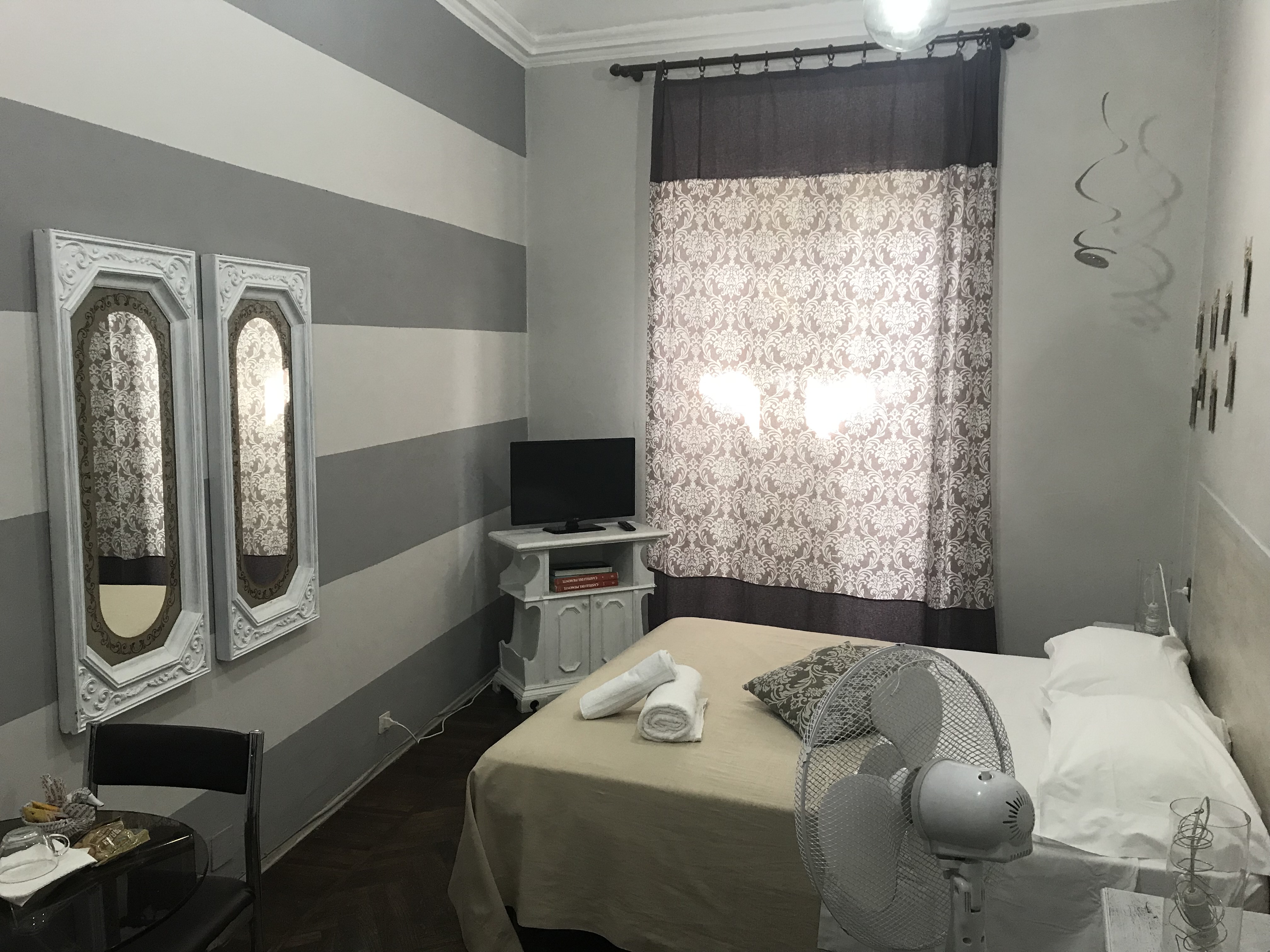 7 Rooms Guest House in Turin