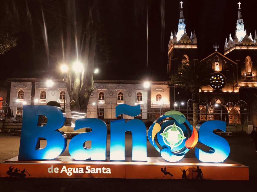 バーニョス・デ・アグア・サンタ Baños de Agua Santa